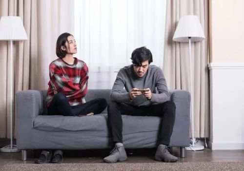 东莞市私家侦探：离婚房产给女方,男方父母能要回钱吗